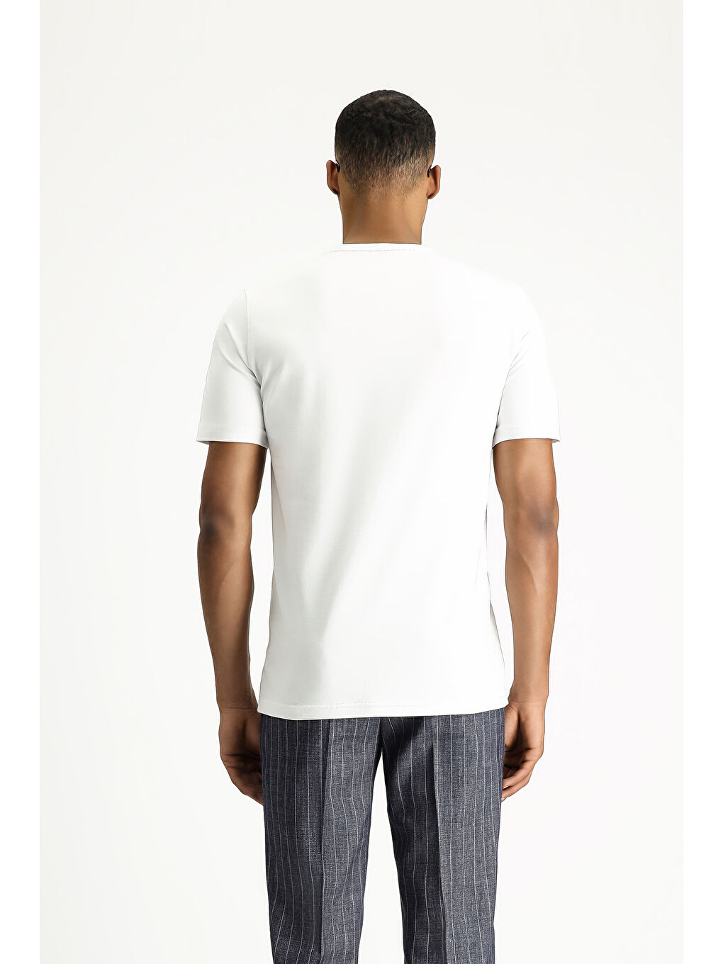 Beyaz Bisiklet Yaka Slim Fit Dar Kesim Süprem Pamuklu Tişört-4