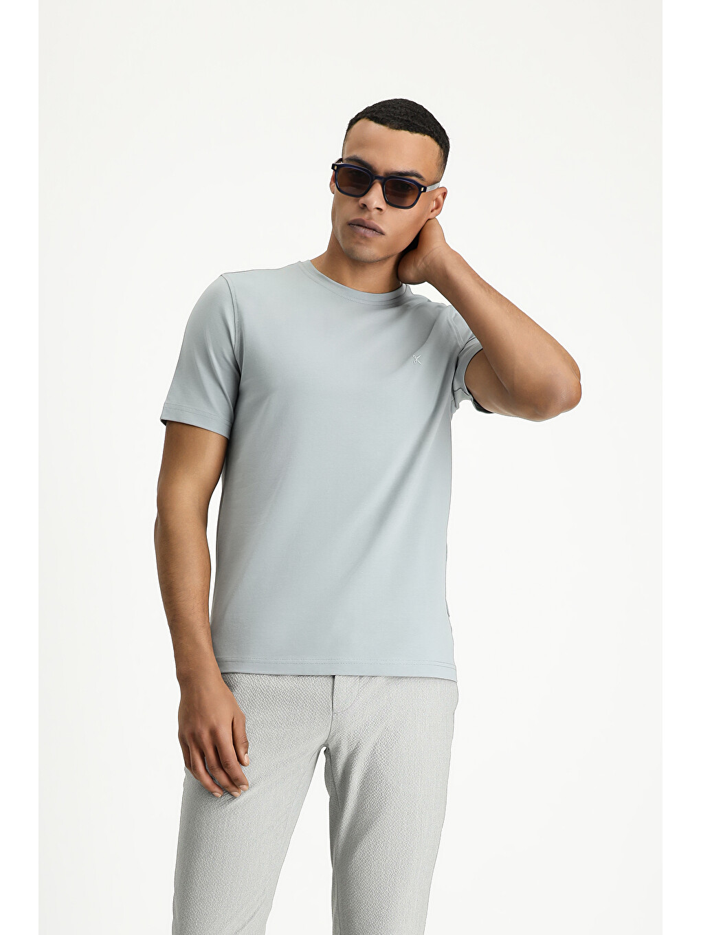 Gri Bisiklet Yaka Slim Fit Dar Kesim Süprem Pamuklu Tişört-2