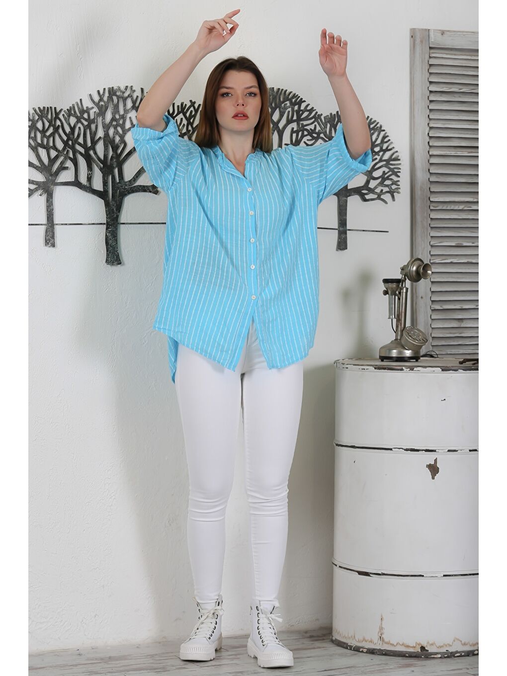 İtalyan Turkuaz Düğmeli 3/4 Kol Çizgili Casual Arkası Uzun Dokuma Gömlek 75 65-4