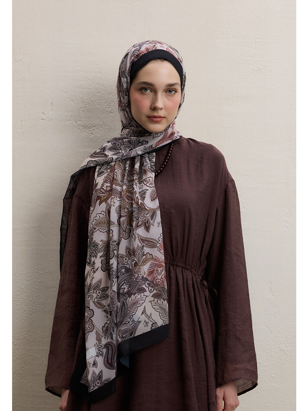 Meva Desen İpek Krep Şal Siyah-2
