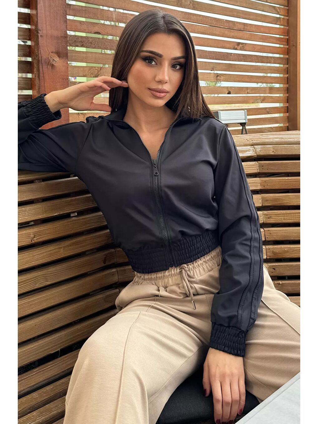 Siyah Kadın Kol Şeritli Bel Lastikli Mevsimlik Ceket