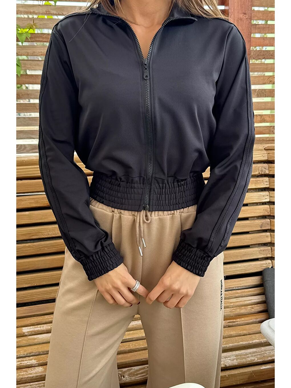 Siyah Kadın Kol Şeritli Bel Lastikli Mevsimlik Ceket-2