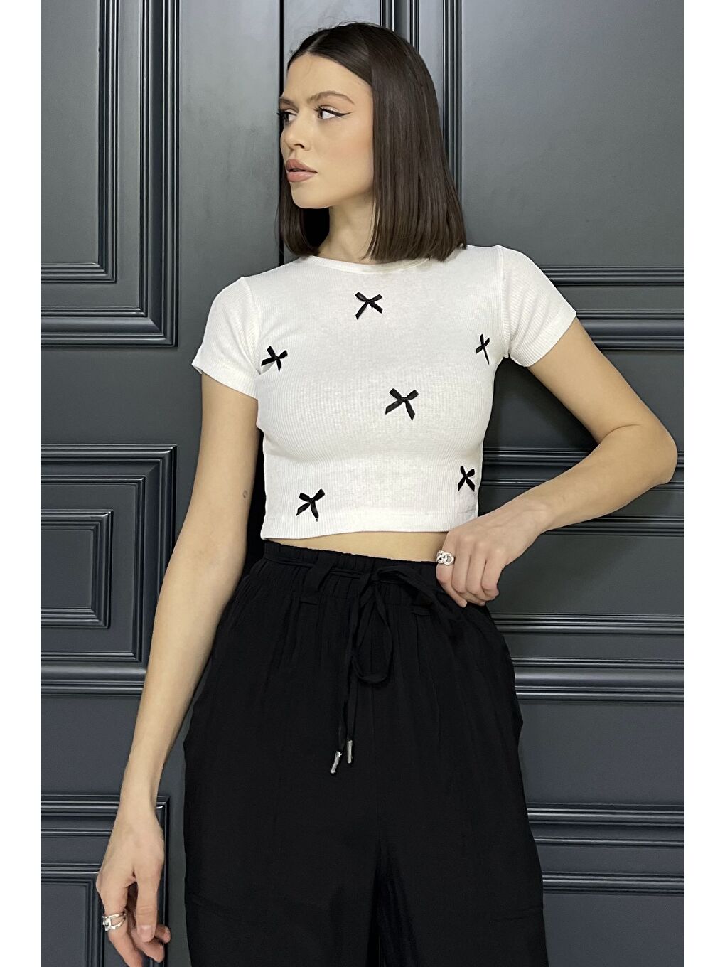 Beyaz Kadın Bisiklet Yaka Fiyonklu Kaşkorse Crop Top Bluz-1