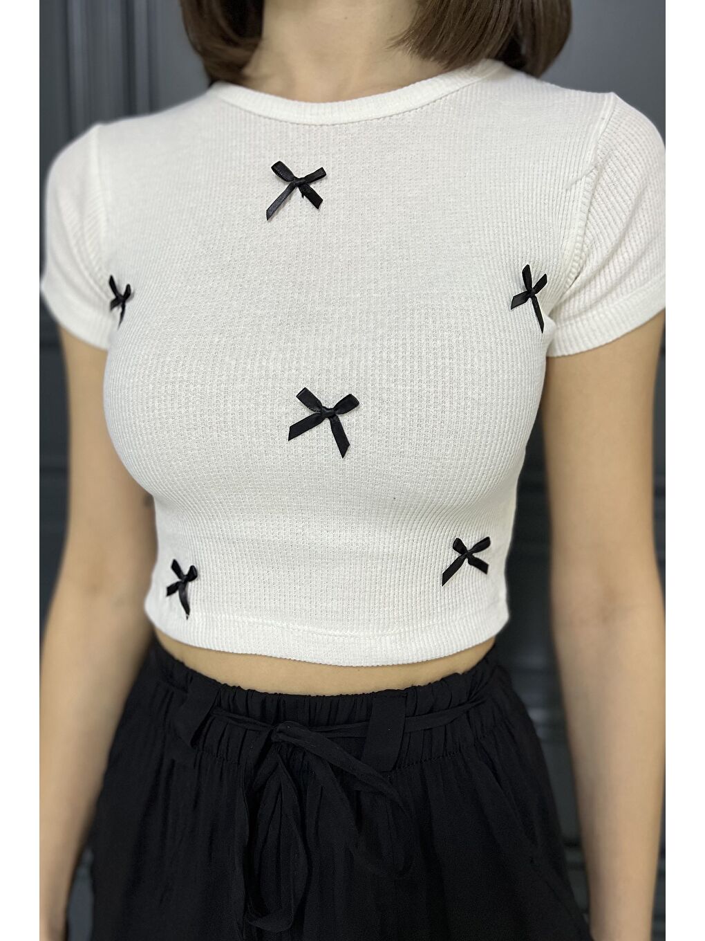 Beyaz Kadın Bisiklet Yaka Fiyonklu Kaşkorse Crop Top Bluz-3