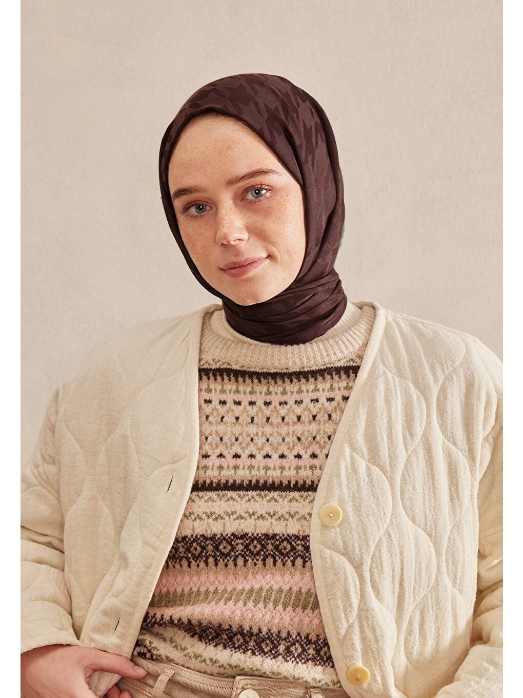 Kırmızı Kazayağı Jakarlı Şal Erik Çürüğü-1