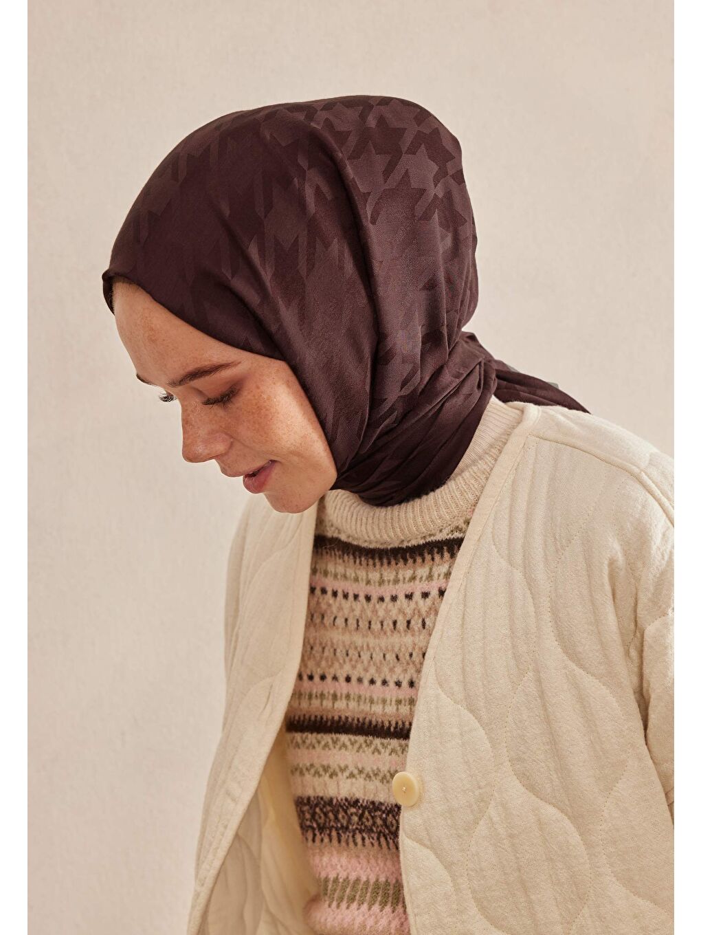 Kırmızı Kazayağı Jakarlı Şal Erik Çürüğü-2