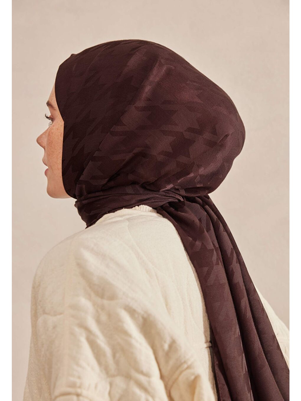 Kırmızı Kazayağı Jakarlı Şal Erik Çürüğü-3