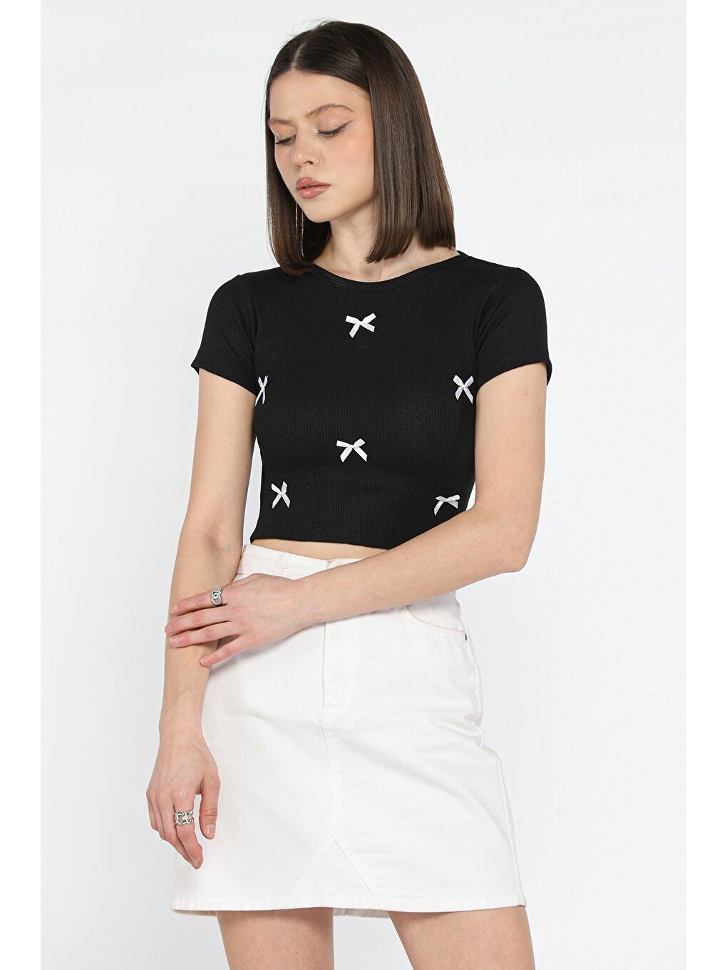 Siyah Kadın Bisiklet Yaka Fiyonklu Kaşkorse Crop Top Bluz-1