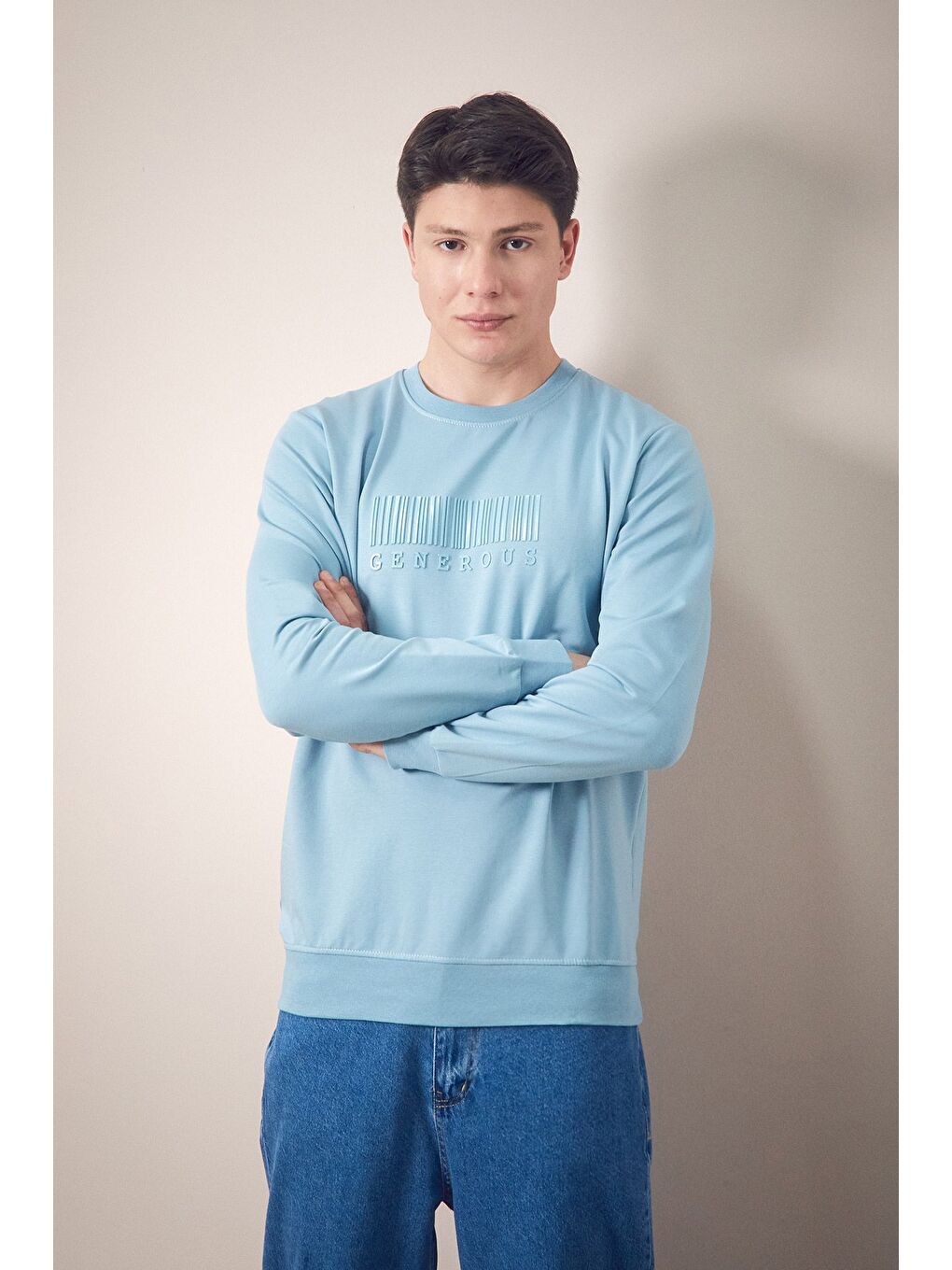 Mavi Yazı Kabartmalı Bisiklet Yaka Sweatshirt