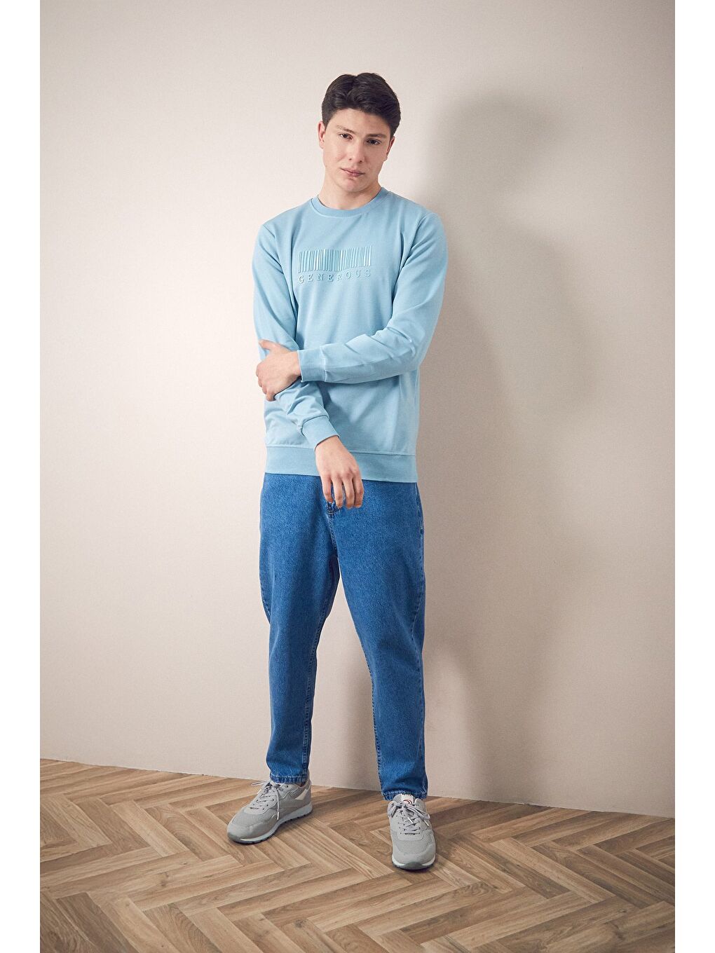 Mavi Yazı Kabartmalı Bisiklet Yaka Sweatshirt-2