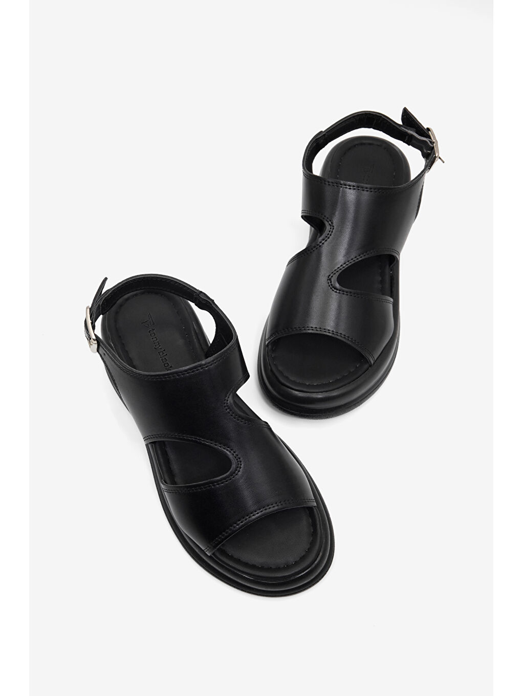 Kadın Siyah Rahat Kalıp Düz Tokalı Sandalet-2