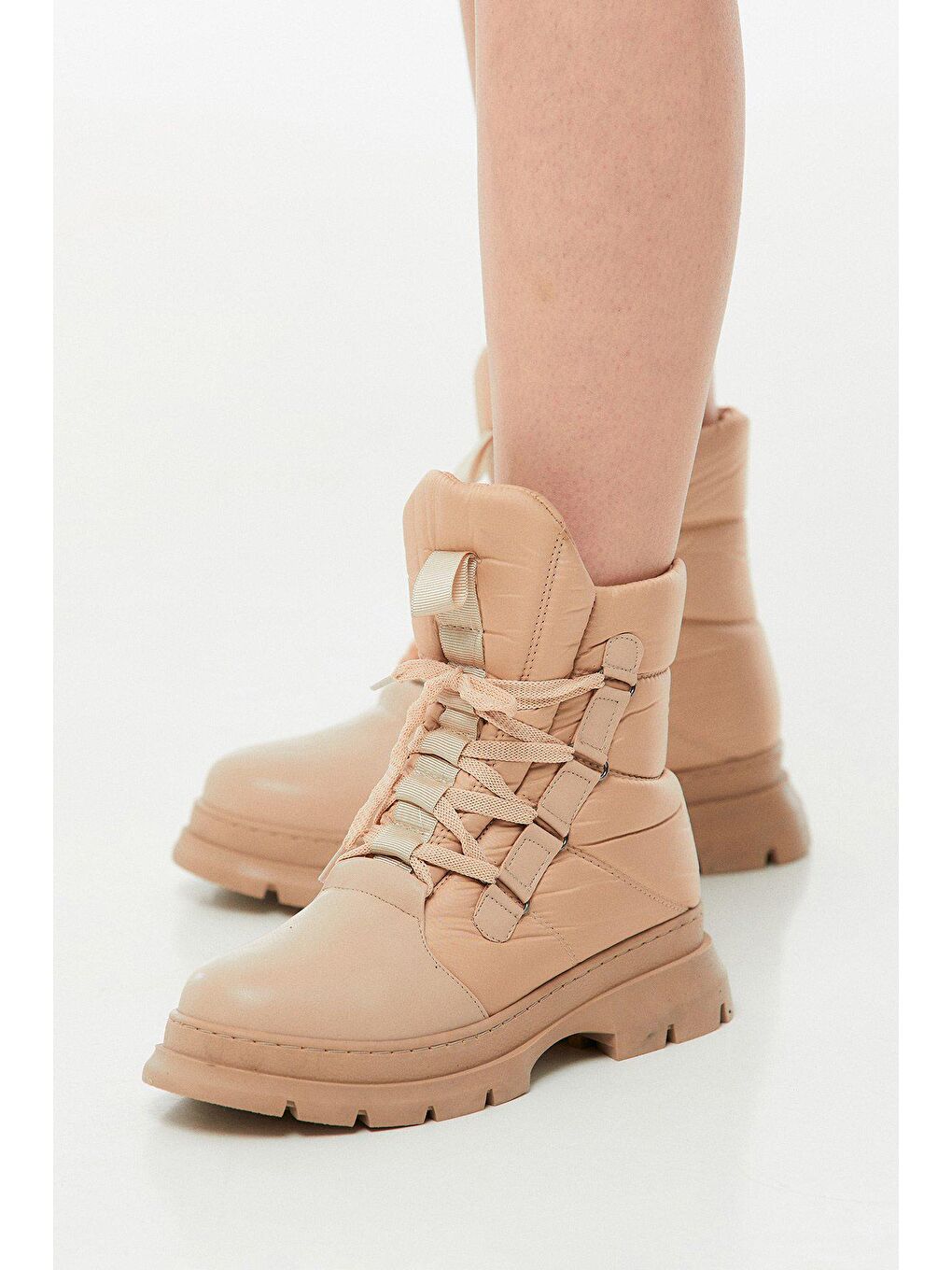 Bej Bağcıklı Kar Botu