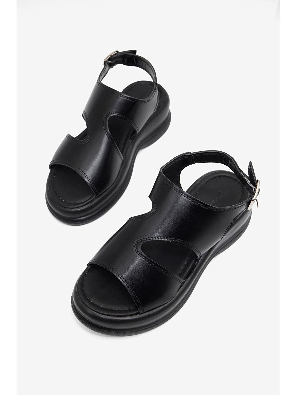 Kadın Siyah Rahat Kalıp Düz Tokalı Sandalet-3