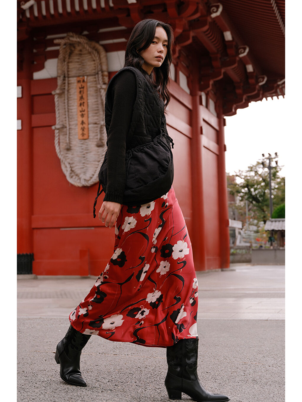 Kırmızı Desenli Saten Midi Etek Japan-2