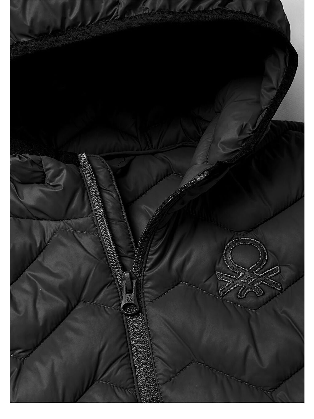 Erkek Çocuk Siyah Logo Detaylı Kapüşonlu Yelek-2