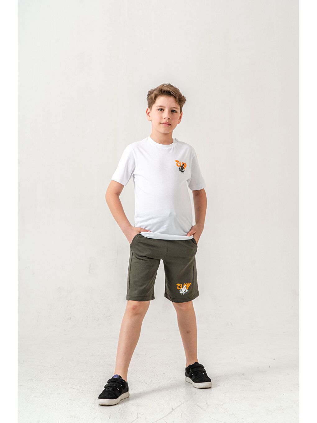 Haki Ust On Ve Arka Baskılı Erkek Çocuk Şort - Tişört Takımı