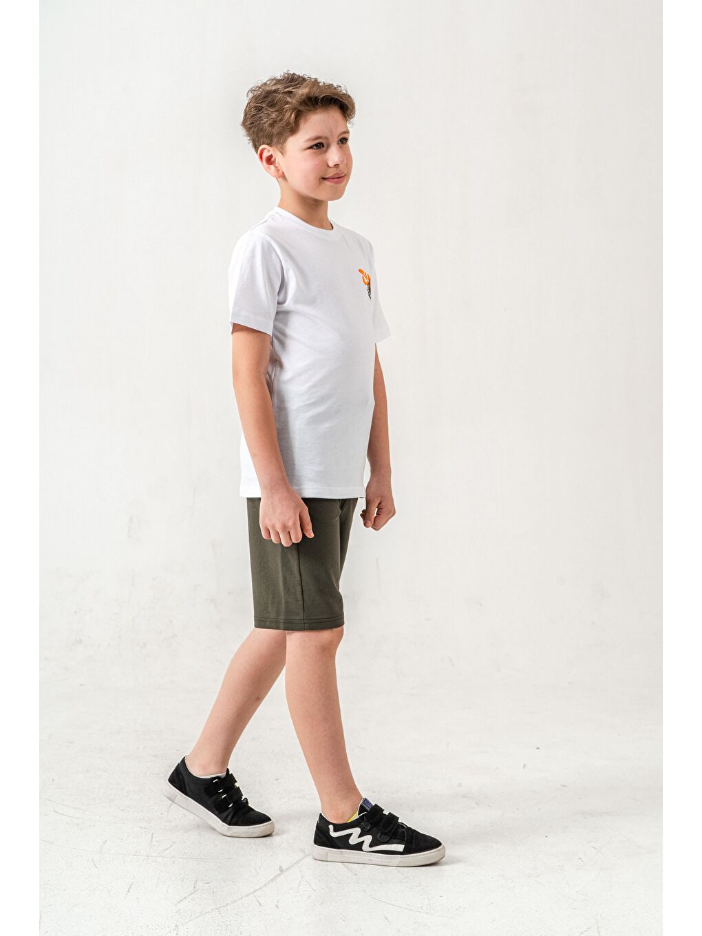 Haki Ust On Ve Arka Baskılı Erkek Çocuk Şort - Tişört Takımı-4