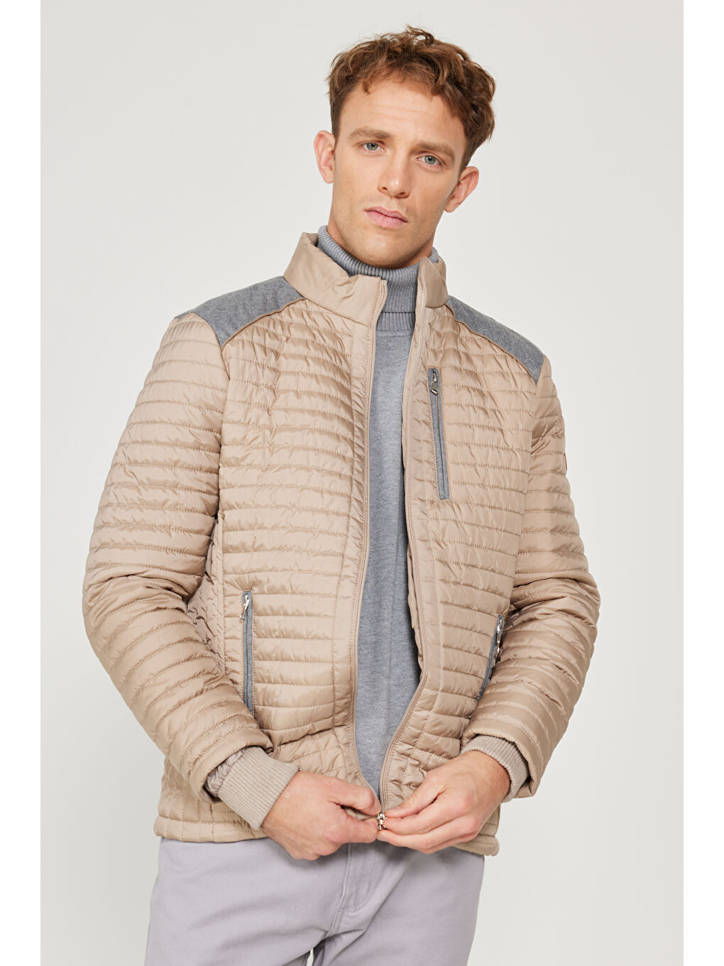 Erkek Bej Standart Fit Normal Kesim Dik Yaka Desenli Mont-2