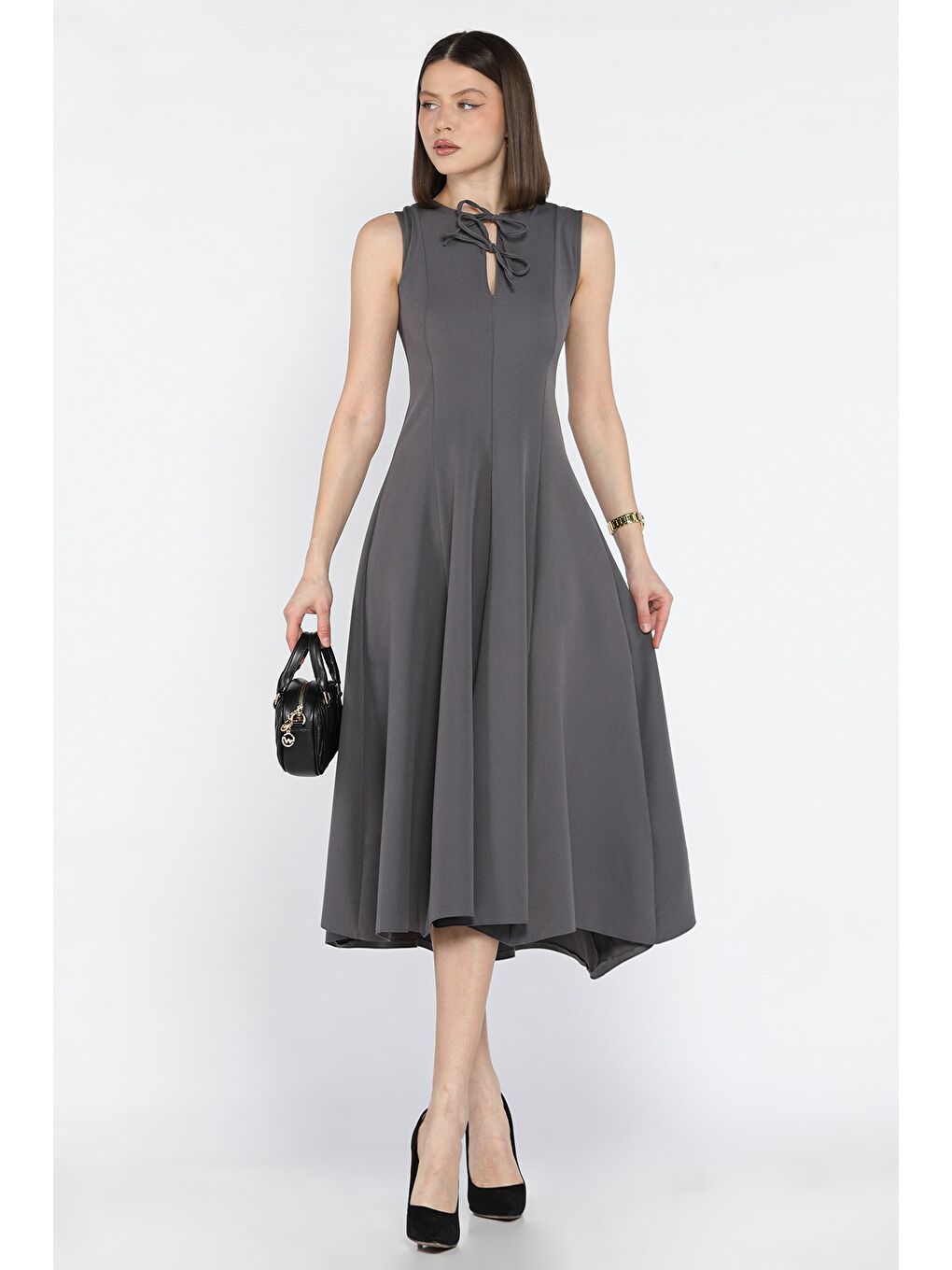 Gri Ön Bağlamalı Sıfır Kol Elbise