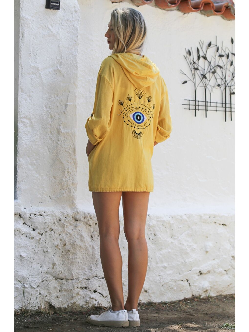 Sarı Düğmeli Uzun Kollu Cepli Göz Nakışlı Pamuklu Dokuma Casual Kapüşonlu Ceket-1