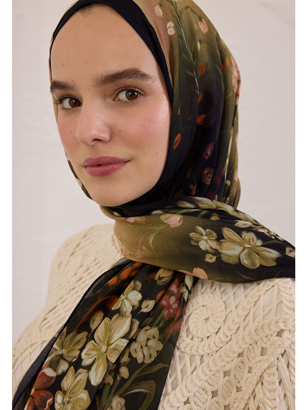 Wısterıa Desen Rami Şal Siyah-1