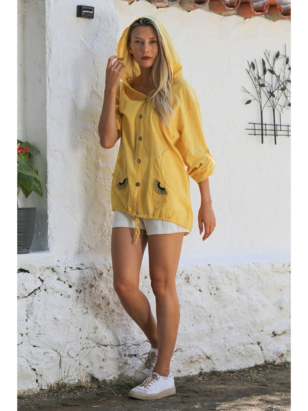 Sarı Düğmeli Uzun Kollu Cepli Göz Nakışlı Pamuklu Dokuma Casual Kapüşonlu Ceket-7