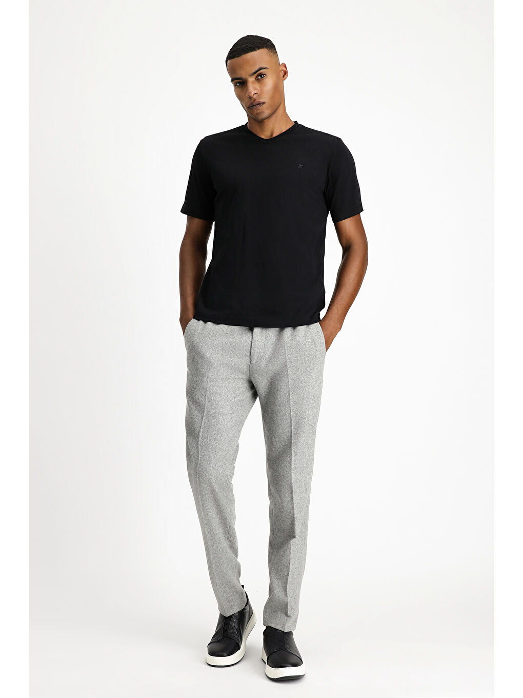 Siyah V Yaka Slim Fit Dar Kesim Süprem Pamuklu Büyük Beden Tişört-1