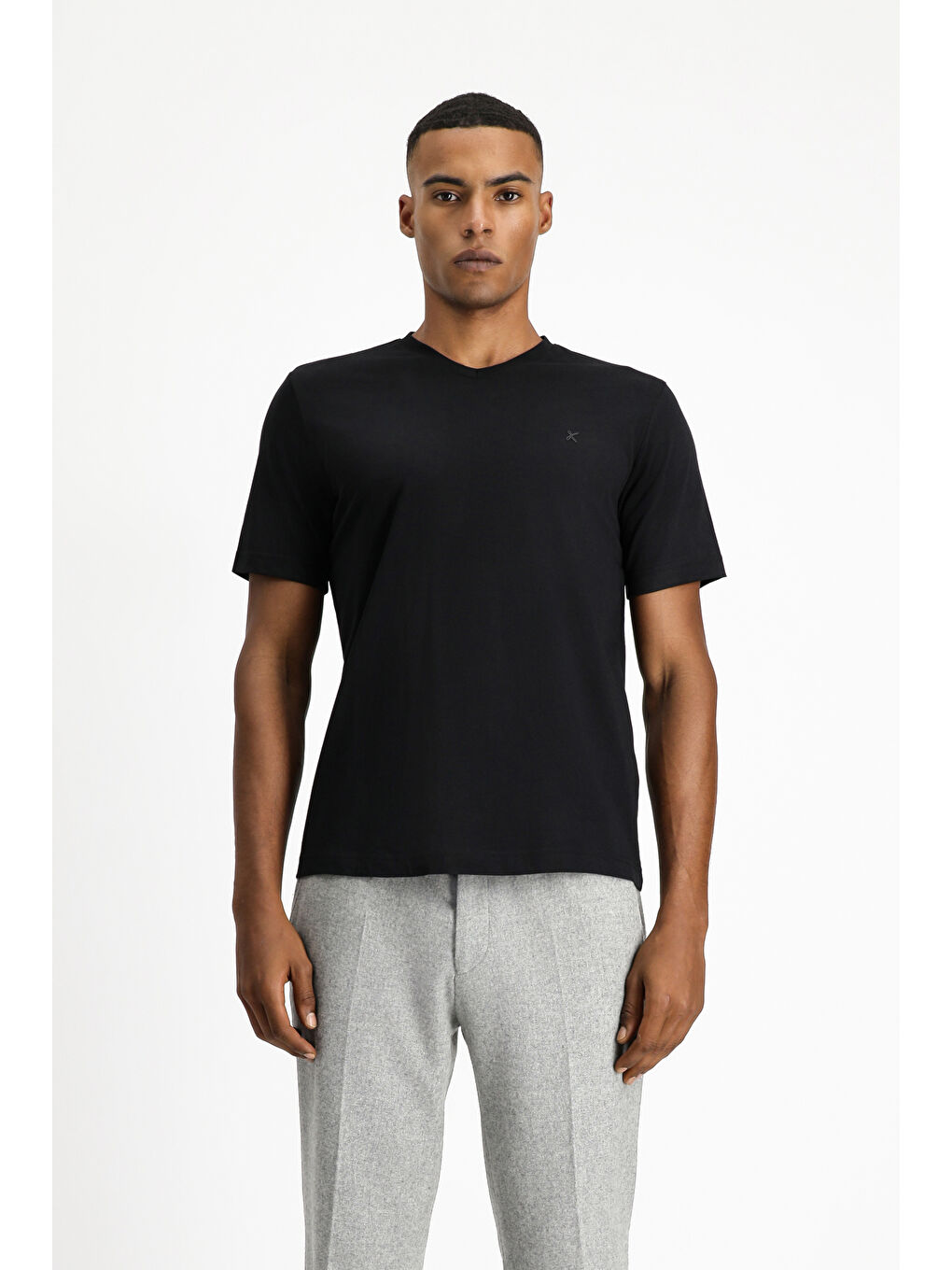 Siyah V Yaka Slim Fit Dar Kesim Süprem Pamuklu Büyük Beden Tişört-2