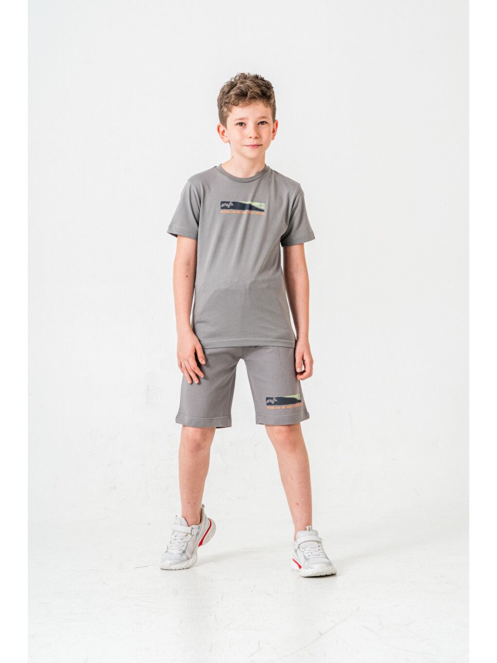 Gri Nothing Like One Wave After Another Baskılı  Erkek Çocuk Şort - Tişört Takımı-2