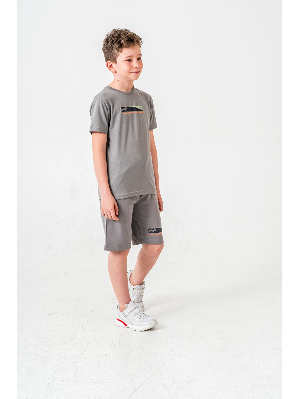 Gri Nothing Like One Wave After Another Baskılı  Erkek Çocuk Şort - Tişört Takımı-4