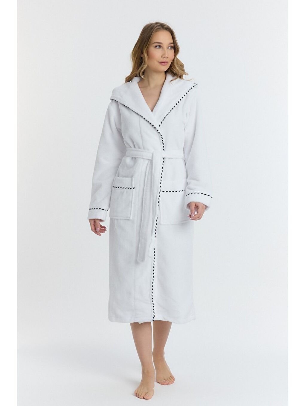 Beyaz Triga Kapüşonlu Kadın Bornozu %100 Pamuk-1