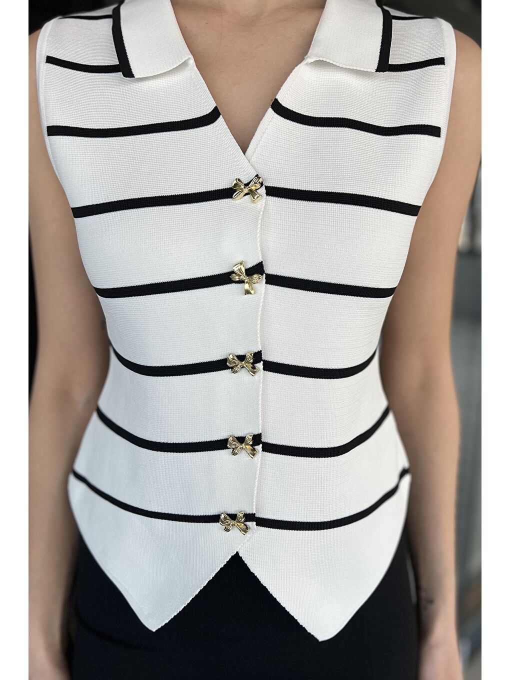 Ekru Kadın Fiyonk Düğmeli Çizgi Desenli Triko Yelek-3