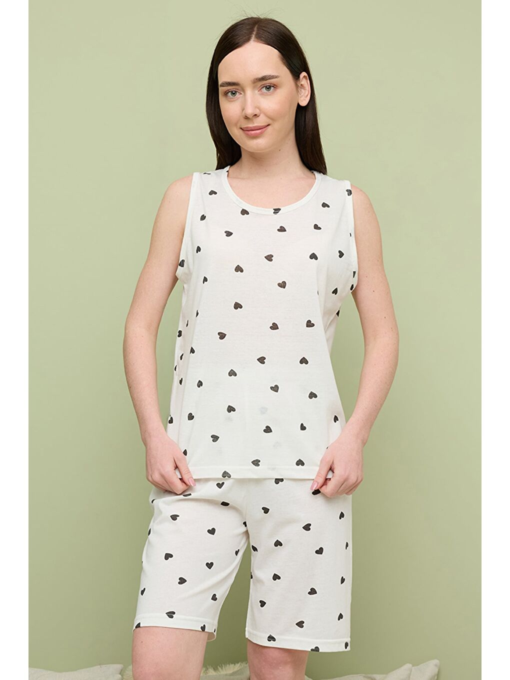 Ekru Kelebek Desenli Büyük Beden Kolsuz Kapri Pijama Takımı