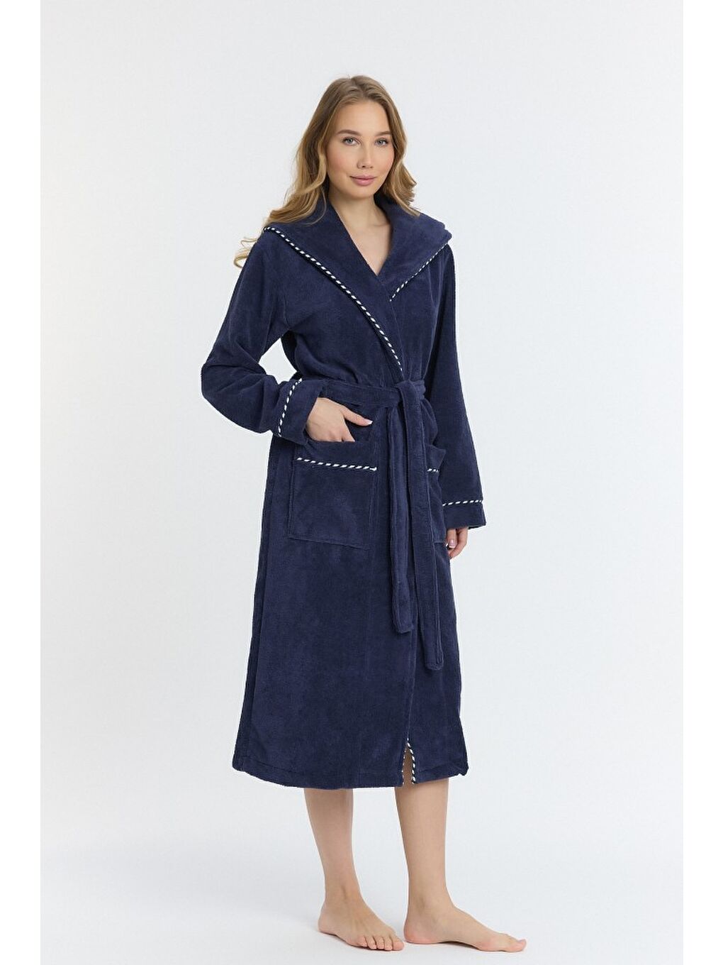 Lacivert Triga Kapüşonlu Kadın Bornozu %100 Pamuk-2