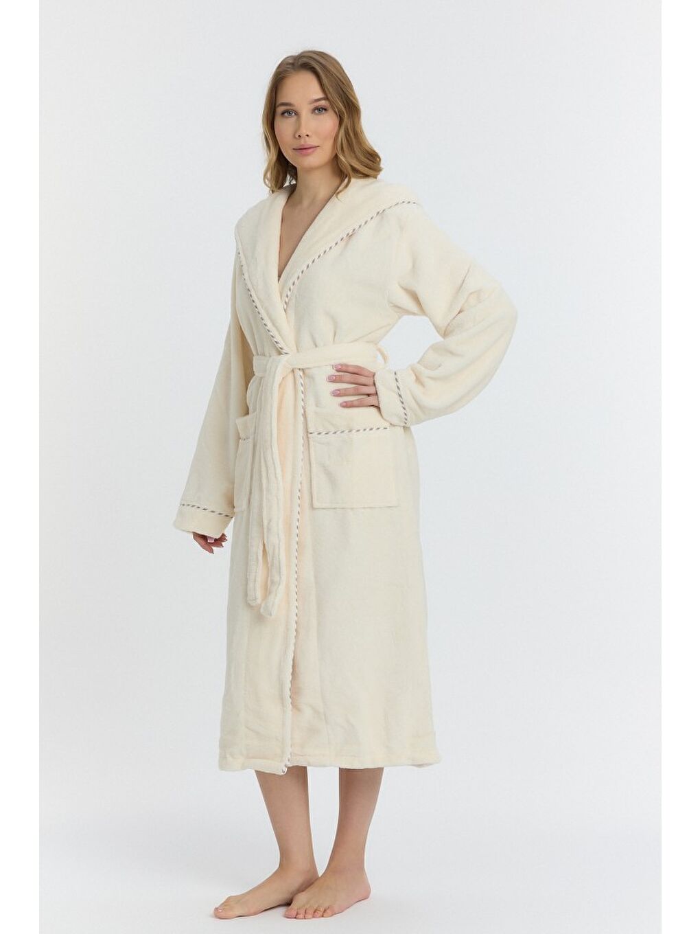 Ekru Triga Kapüşonlu Kadın Bornozu %100 Pamuk-3