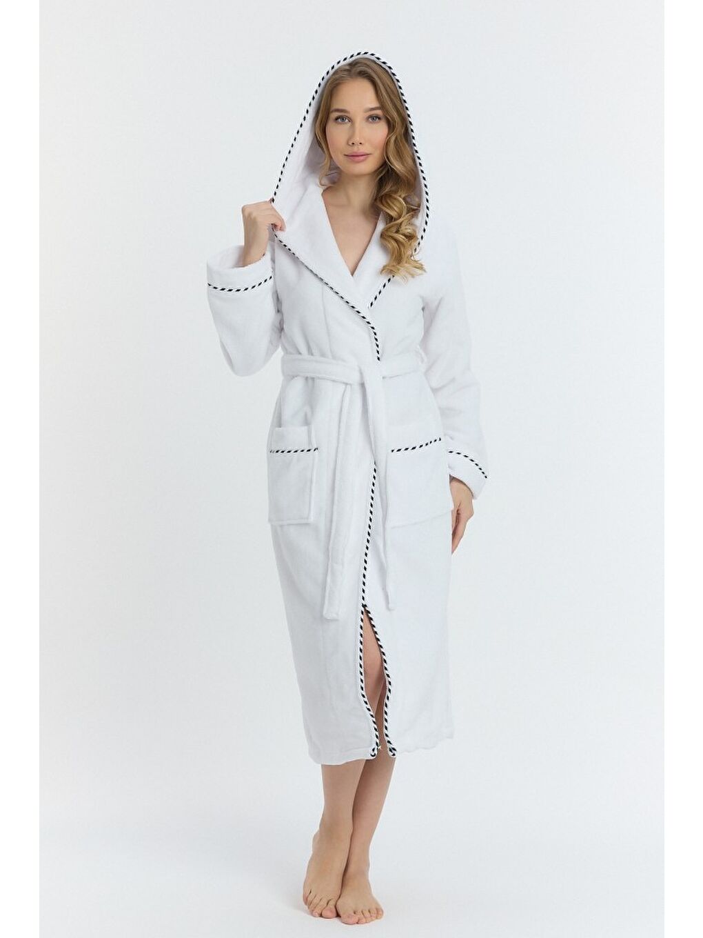Beyaz Triga Kapüşonlu Kadın Bornozu %100 Pamuk-4
