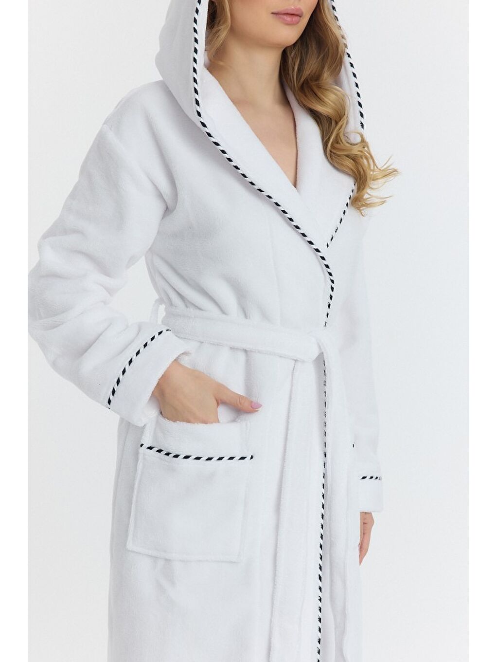 Beyaz Triga Kapüşonlu Kadın Bornozu %100 Pamuk-5