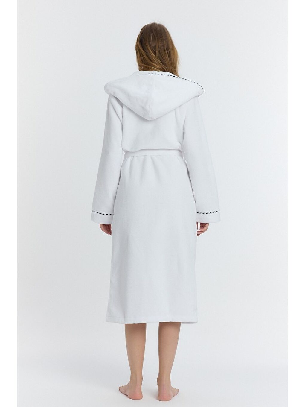 Beyaz Triga Kapüşonlu Kadın Bornozu %100 Pamuk-6