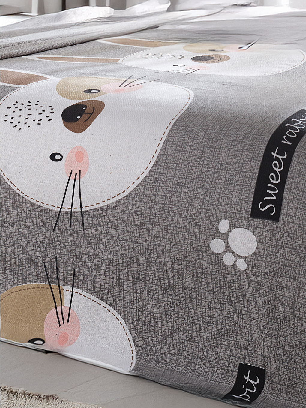 Kahverengi Doğal Pike Baskılı Kids 140x230cm Tavşancık A.Kahve-Gri-Pembe-1