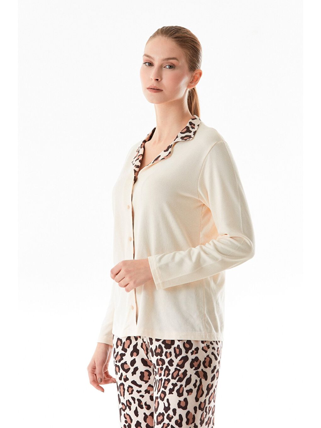 Bej Leopar Desenli Gömlek Yaka 2'li Pijama Takımı-4