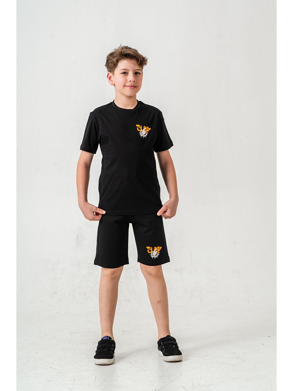 Siyah Ust On Ve Arka Baskılı Erkek Çocuk Şort - Tişört Takımı