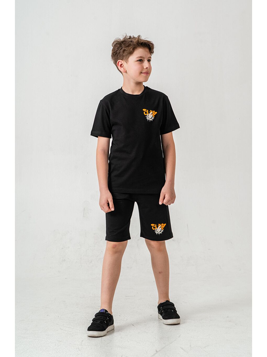 Siyah Ust On Ve Arka Baskılı Erkek Çocuk Şort - Tişört Takımı-1