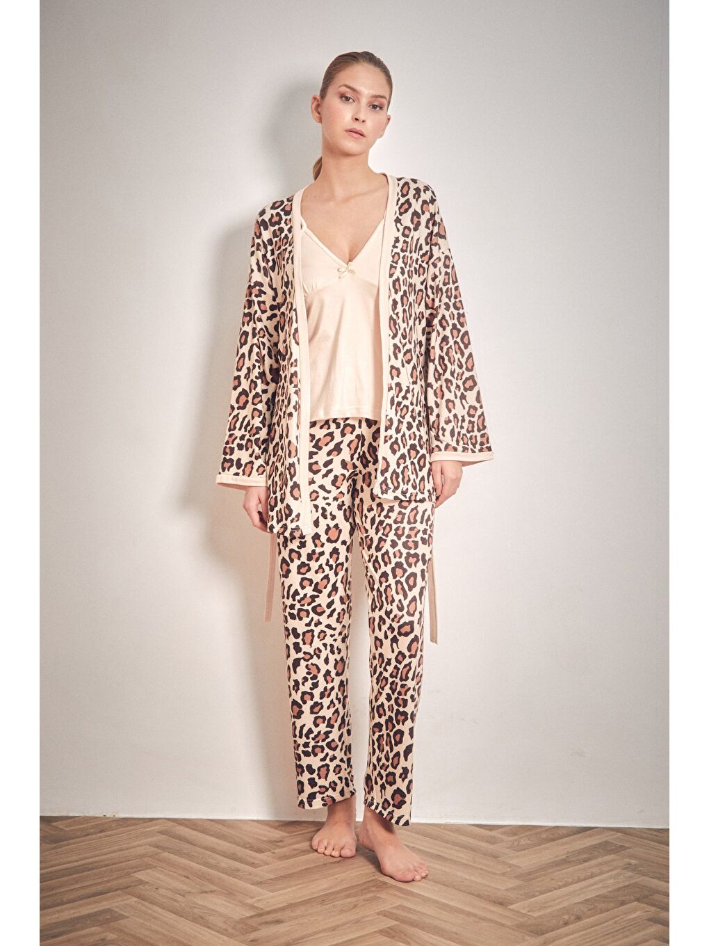 Fullamoda Bej Leopar Desenli Askılı 3 Lü Pijama Takımı