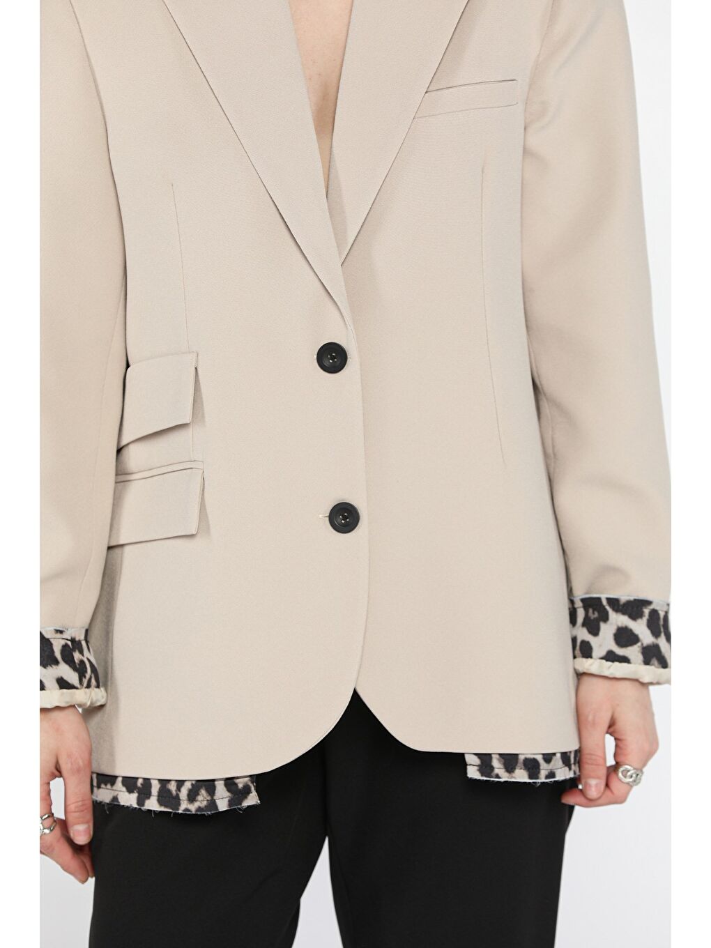 Bej Kadın Astarlı Leopar Detaylı Oversize Blazer Ceket-3