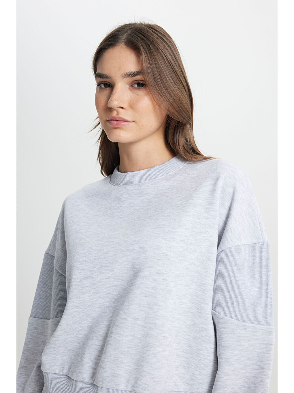 Relaxed Fit Geniş Kesim Bisiklet Yaka Gri Melanj Sweatshirt-5