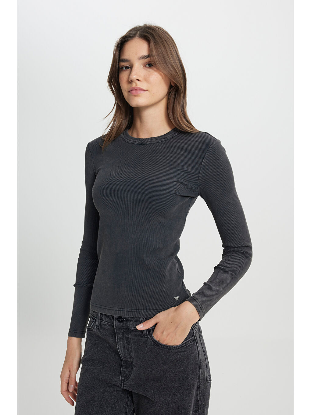 Slim Fit Dar Kesim Bisiklet Yaka Siyah Tişört-3