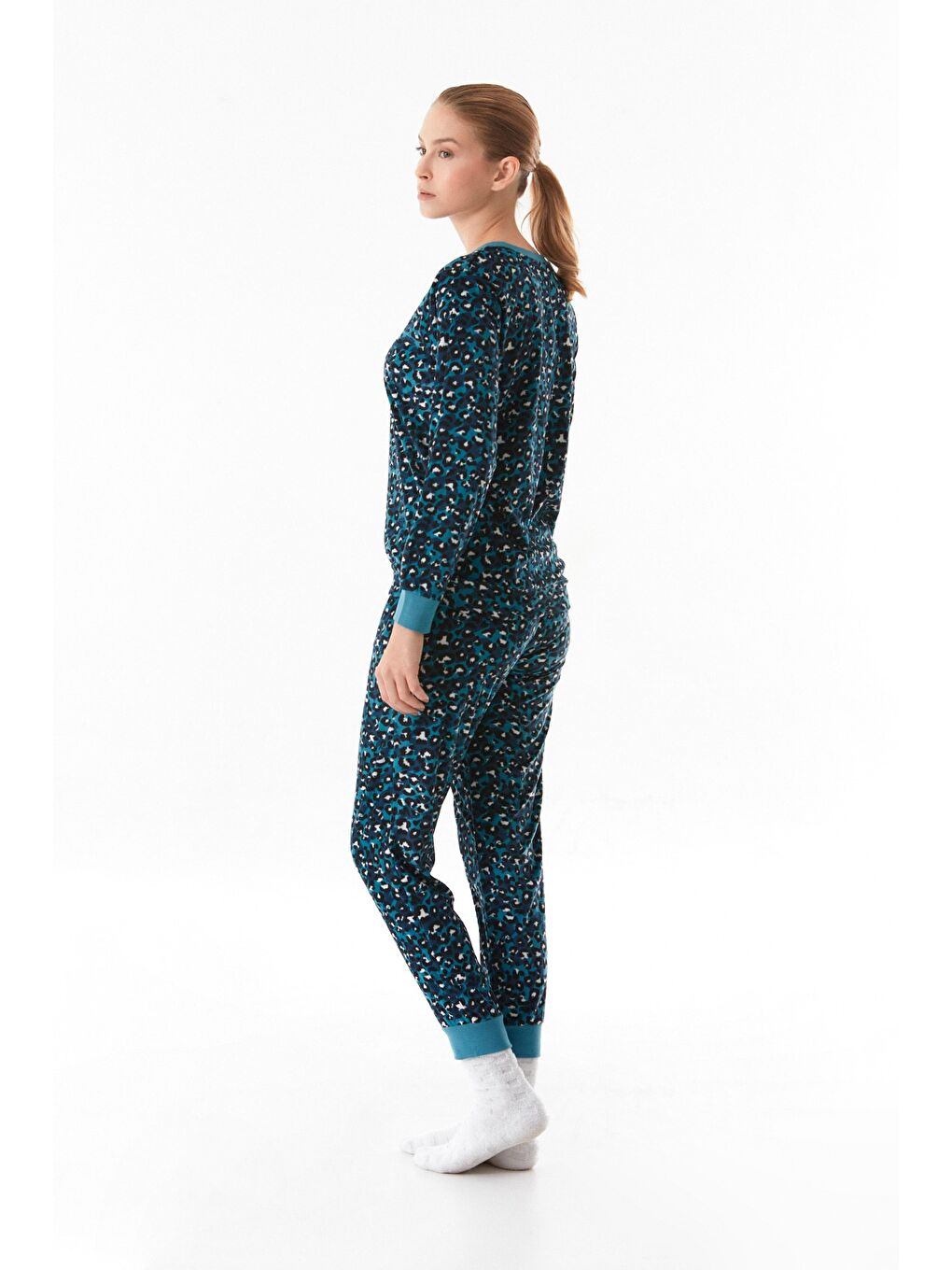 Mavi Leopar Desenli Bisiket Yaka 2'li Kadife Pijama Takımı-4