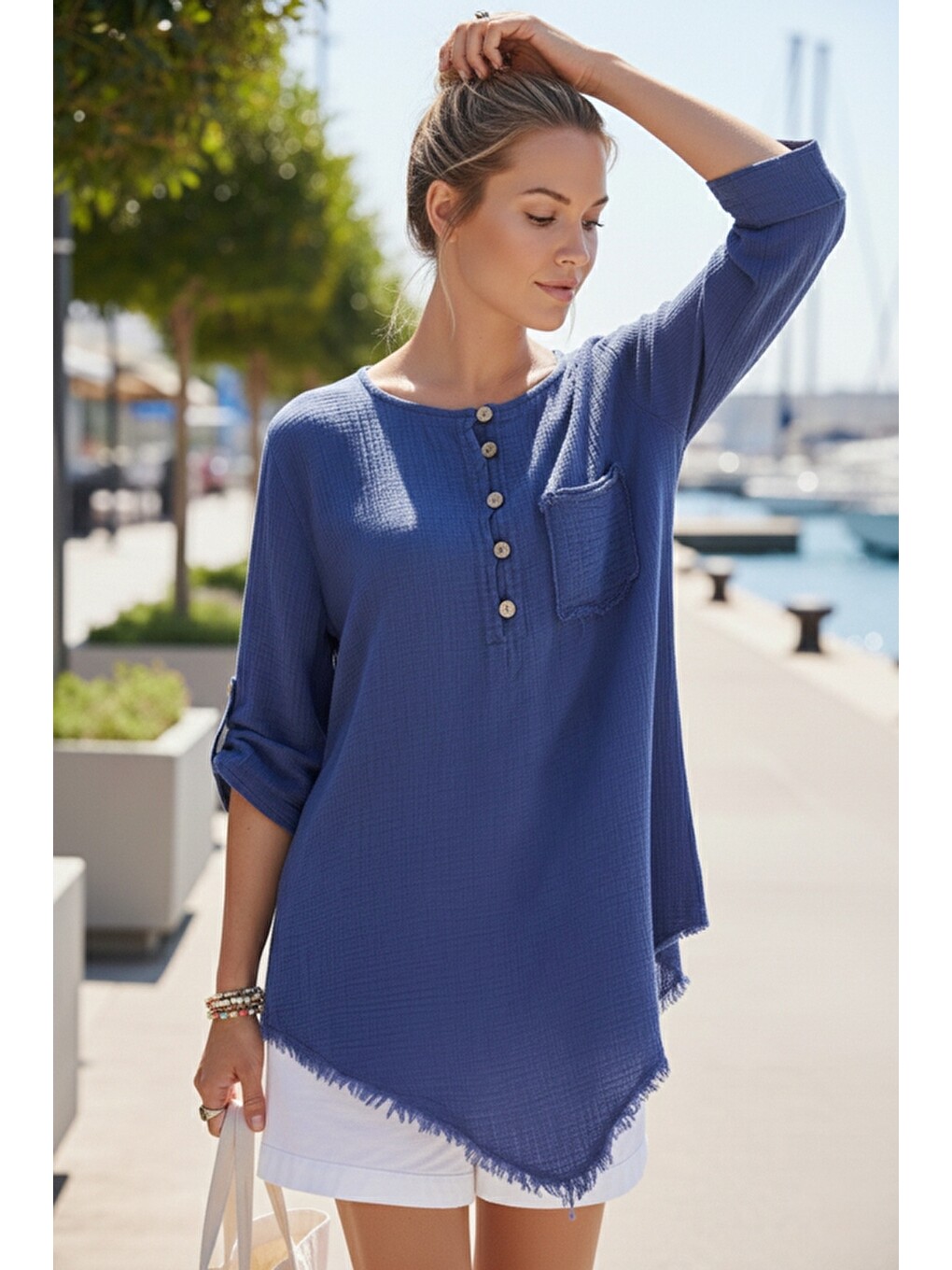 Saks Mavisi Yuvarlak Yaka Düğmeli 3/4 Kol Tek Cepli Pis Dikişli Casual Müslin Dokuma Bluz 75 65-4