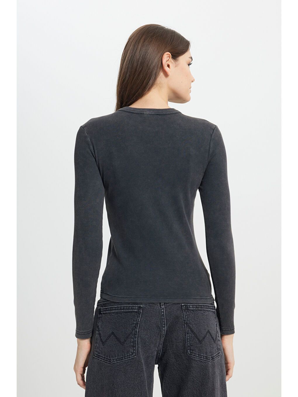 Slim Fit Dar Kesim Bisiklet Yaka Siyah Tişört-4