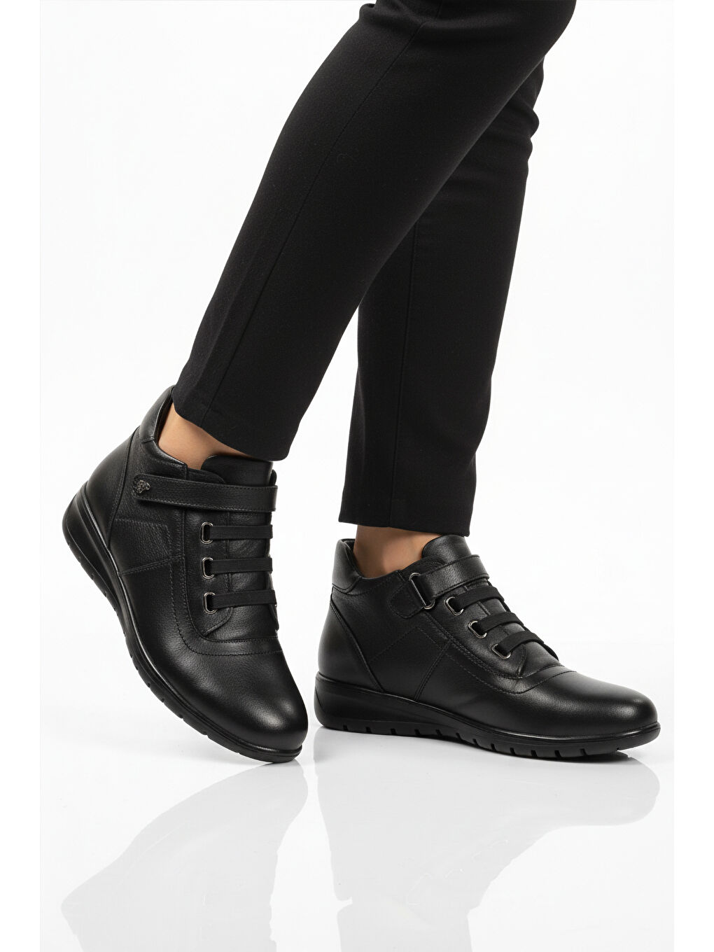 Siyah Hakiki Deri Cırtlı Anatomik Kadın Bot PLV1540 Z